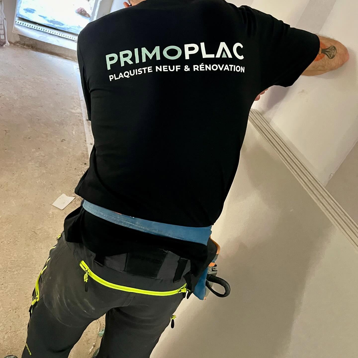 Plafond suspendu – finition soignee par Primoplac